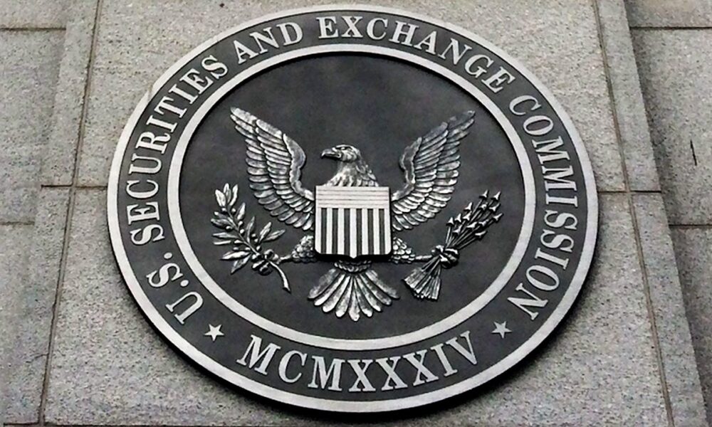 Avalanche ETF Race Heats Up as Bitwise Becomes First to Add Staking