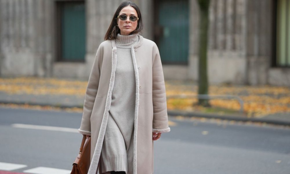 17 Comfy Thanksgiving Dresses That Hide Bloat Better Than Spanx