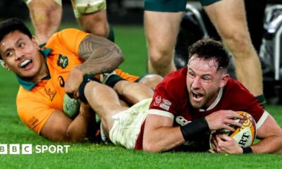 Hugo Keenan celebrates his winning try