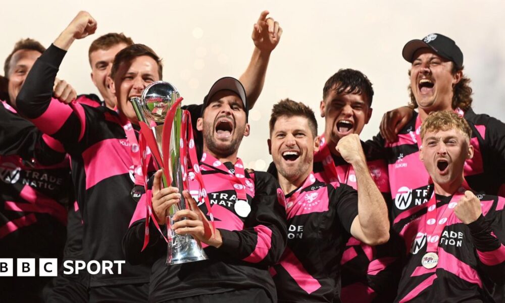 Somerset celebrate winning the 2025 T20 Blast