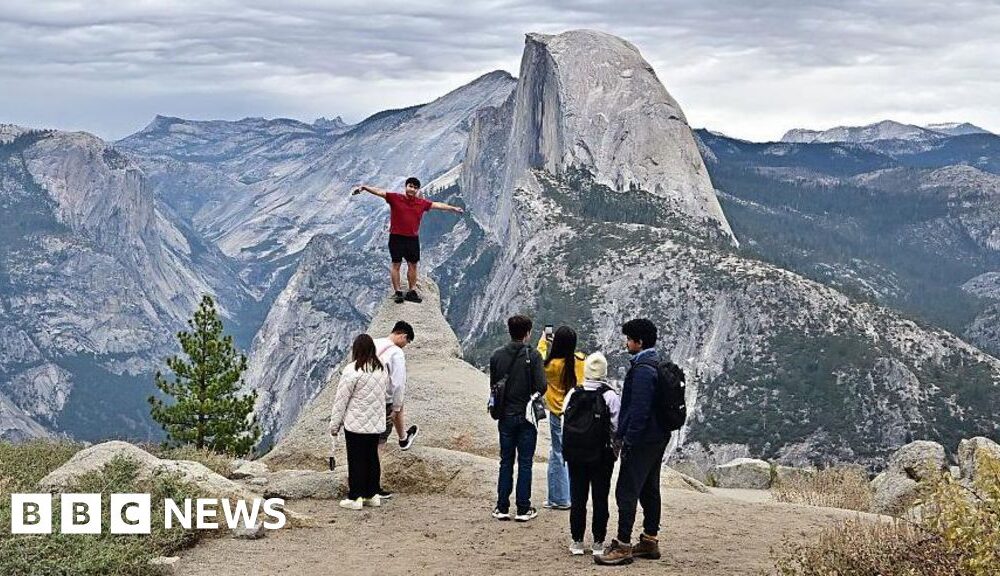 Foreign tourists to pay $100 fee to visit US national parks
