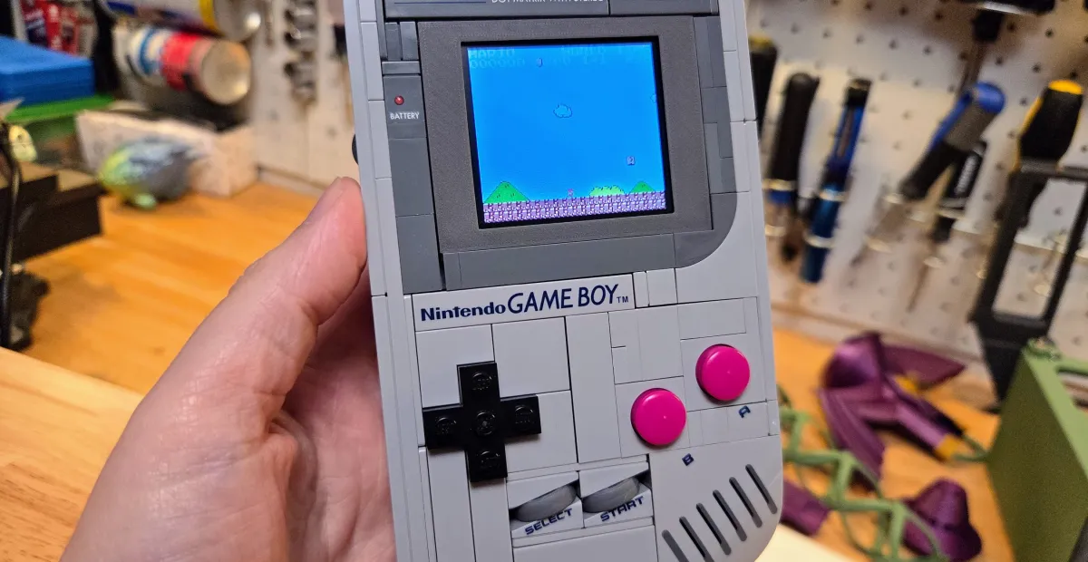 Surprise: The BrickBoy kit for the Lego Game Boy uses floating magnets instead of switches