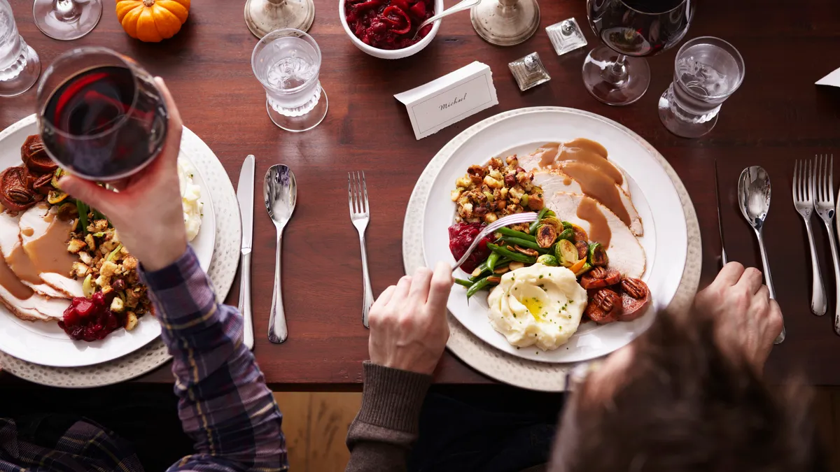 These Are the 7 Biggest Thanksgiving Hosting Mistakes, According to a Catering Chef