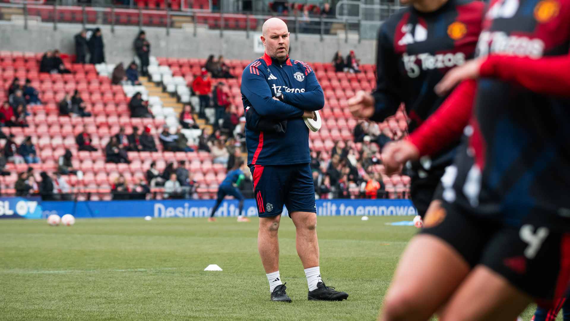 Man Utd players support auction in memory of Jon Humble