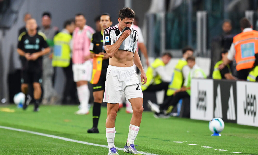 TURIN, ITALY - AUGUST 24: Andrea Cambiaso of Juventus walks off the pitch after receiving a red card during the Serie A match between Juventus FC and Parma Calcio 1913 at on August 24, 2025 in Turin, Italy. (Photo by Valerio Pennicino/Getty Images)
