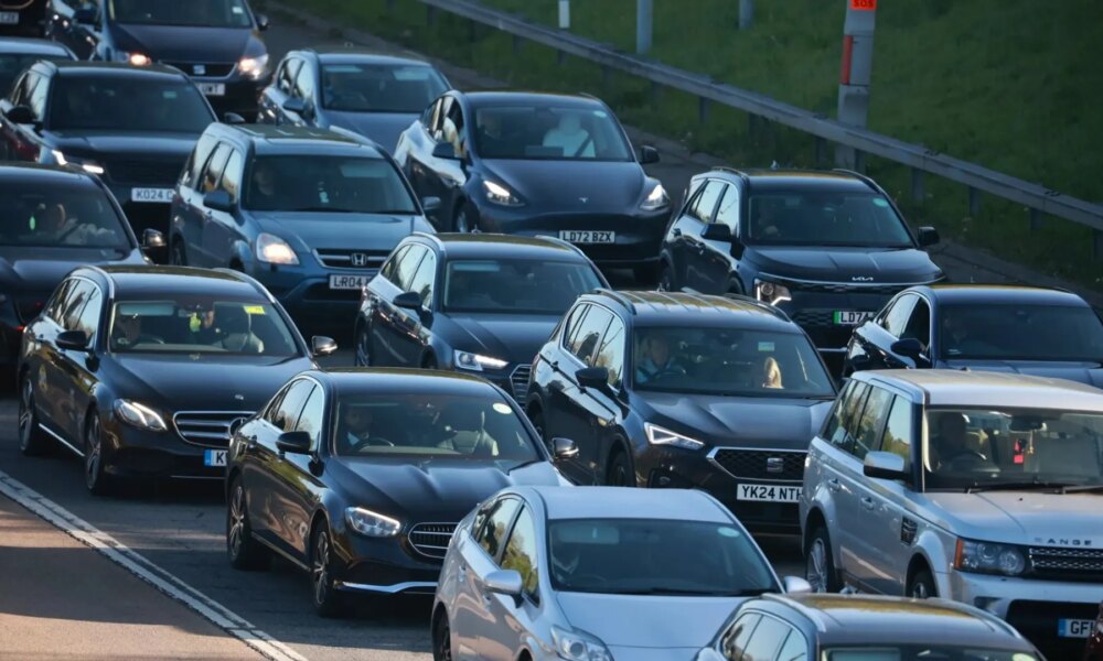 M4 closed after car crashes off motorway as drivers left trapped and facing long delays