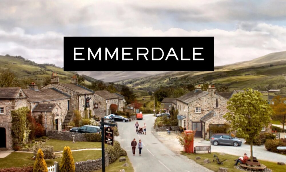 Emmerdale star sparks concern from fans as he reveals he has undergone secret surgery