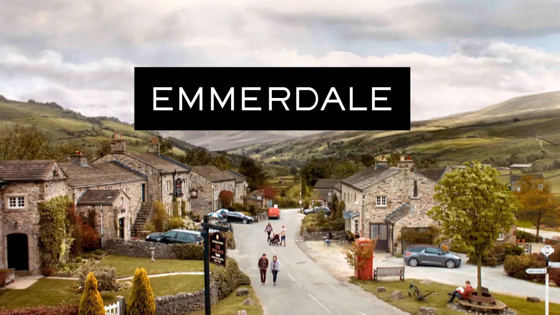 Emmerdale star sparks concern from fans as he reveals he has undergone secret surgery