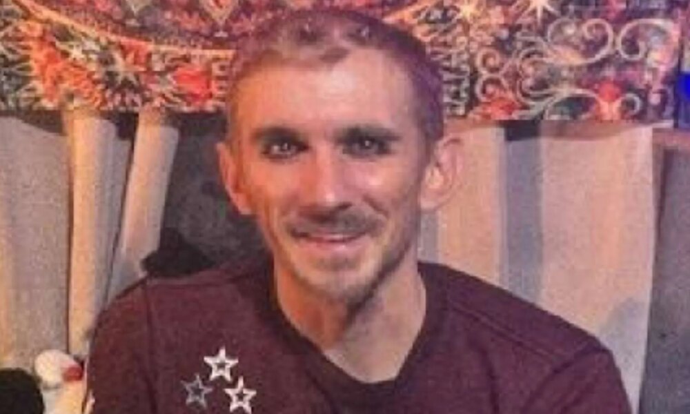 Disturbing note 'kidnapper,' 34, wrote to girl, 13, before opening fire on her after telling mom they were 'intimate'