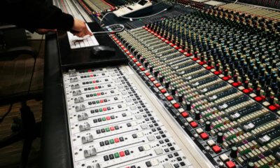 Warner Music signs deal with AI music startup Suno, settles lawsuit