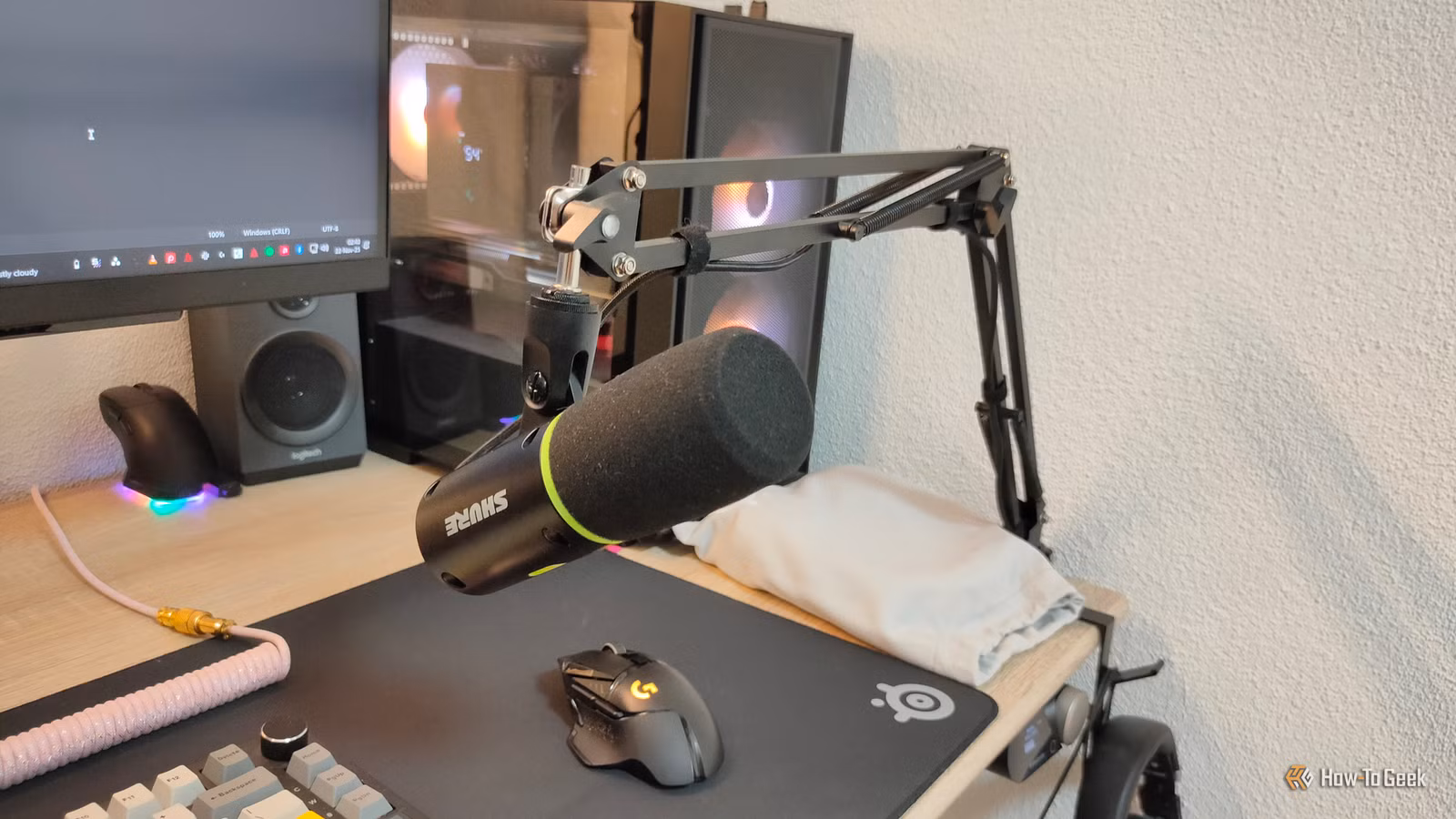 I bought a $3.50 boom arm from Temu (and it’s actually good)