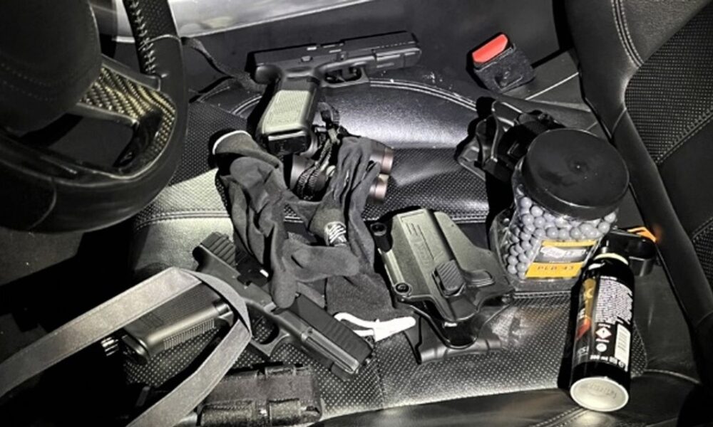 Police found gas powered weapons. Pic: North Rhine-Westphalia Police