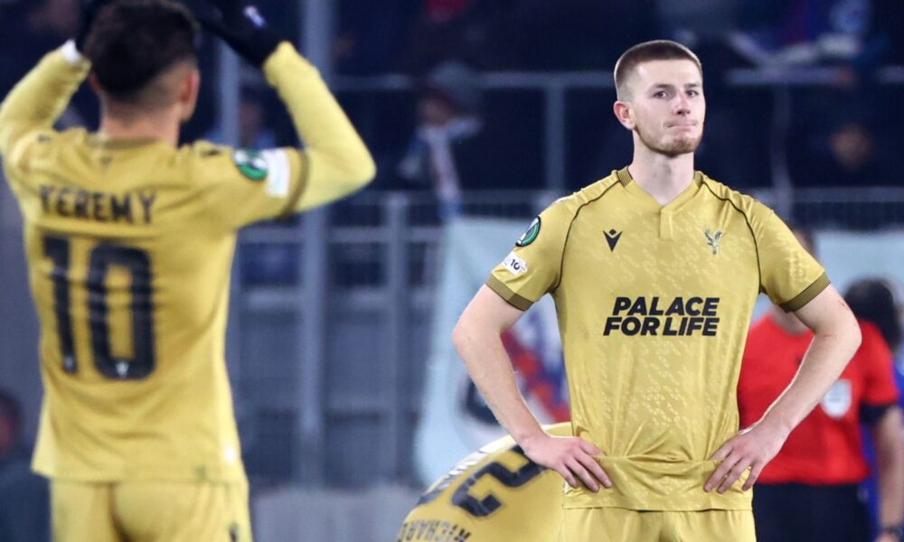 Crystal Palace's Yeremy Pino and Adam Wharton react after Strasbourg scored their second goal during the Europa Conference League opening phase soccer match between Strasbourg and Crystal Palace in Strasbourg, France, Thursday, Nov. 27, 2025. (AP Photo/Antonin Utz)