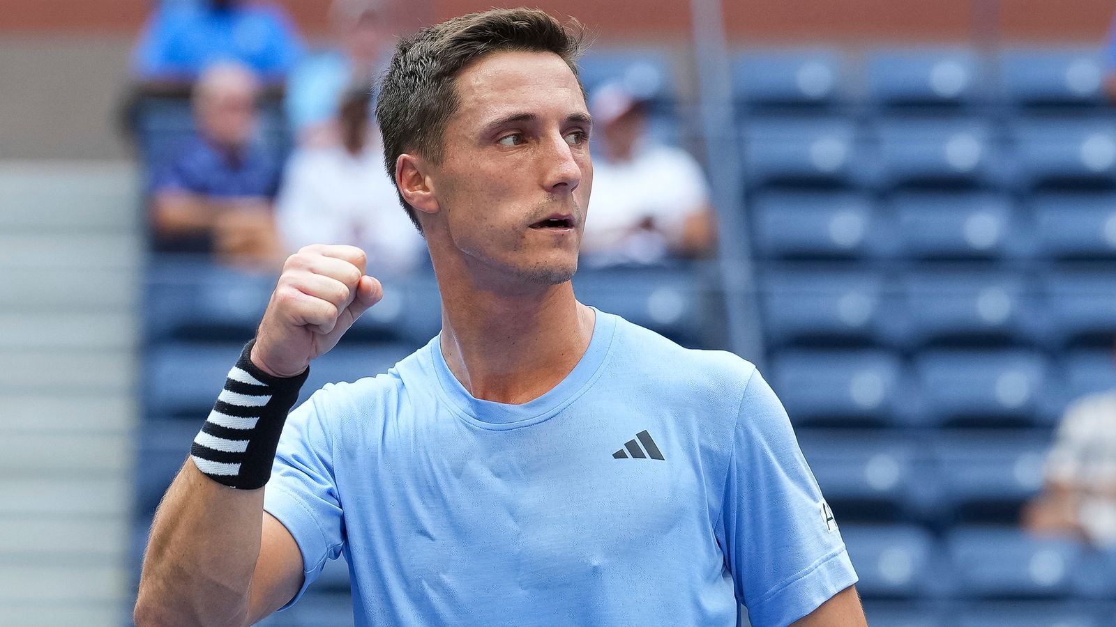 Joe Salisbury reacts during a men's doubles championship match at the 2023 US Open, Friday, Sep. 8, 2023 in Flushing, NY. (Darren Carroll/USTA via AP)