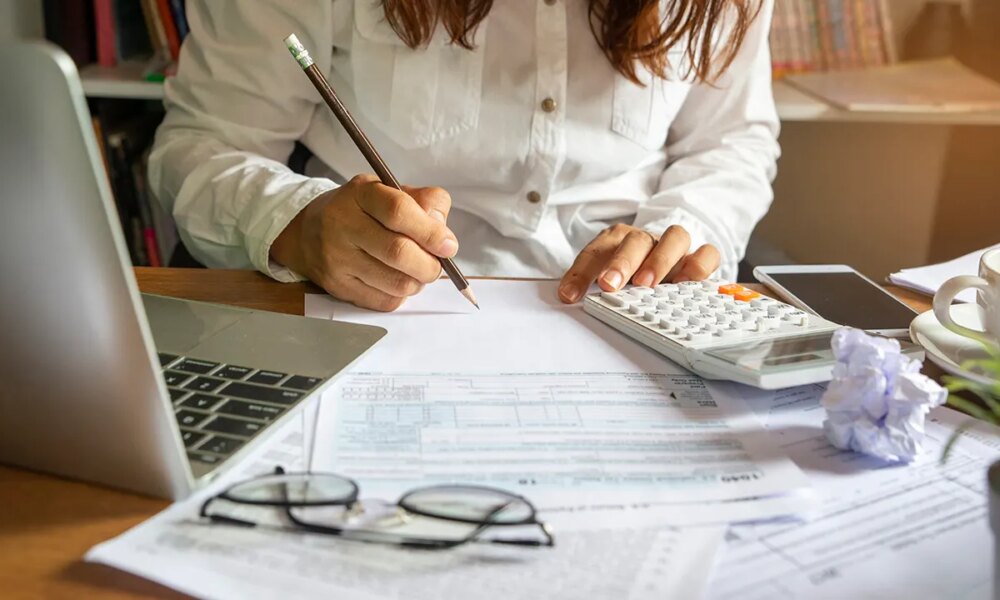 Nearly 24% of US households are living paycheck to paycheck amid rising costs