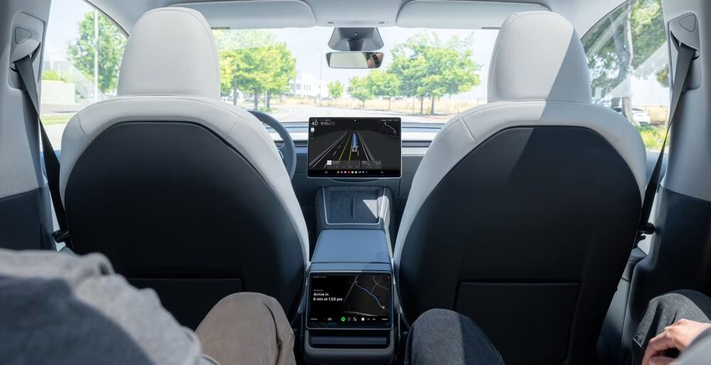 tesla-robotaxi-interior