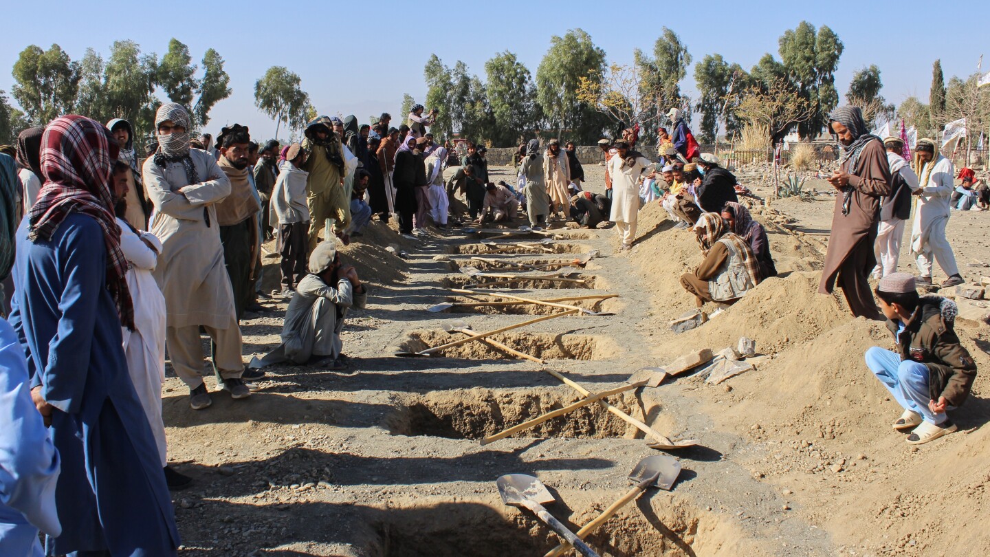 Pakistan airstrikes in Afghanistan kill 10 people, Kabul says