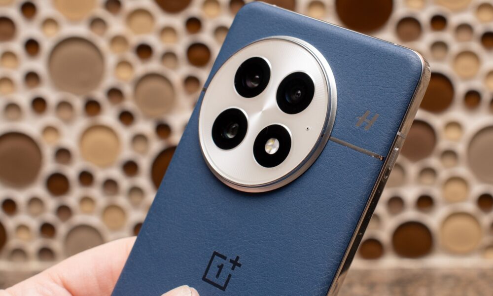 Save $200 on the best Android phone with this Black Friday OnePlus 13 deal