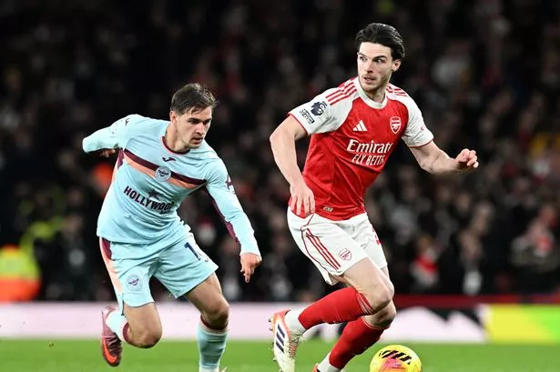 BREAKING: Arsenal suffer Declan Rice injury scare as Mikel Arteta forced to take star off