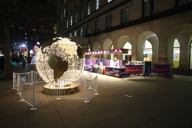 In pictures: New Year's Eve revellers gather in city centre for Manchester's 2026 celebrations
