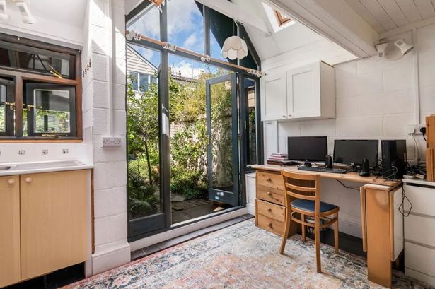 Charming Georgian terrace in Cambridge city centre enters the market