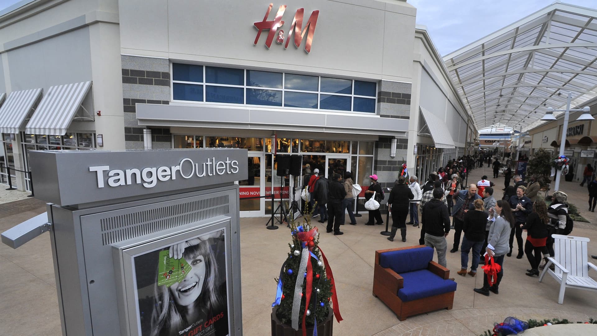 Tanger CEO Yalof says consumers still spending despite low confidence