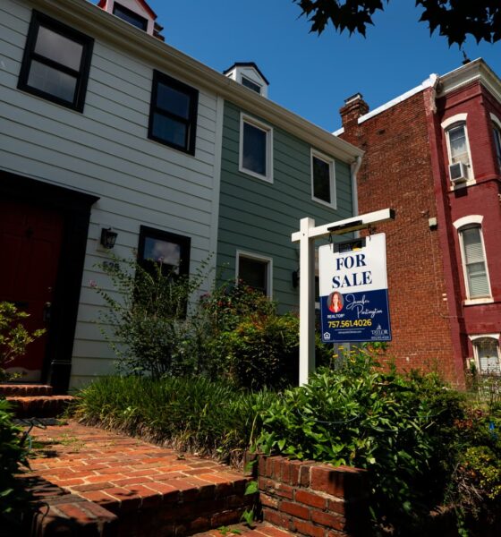 Home prices go negative for the first time in over 2 years