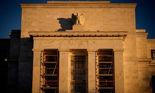 Fed votes to reappoint all of its regional bank presidents