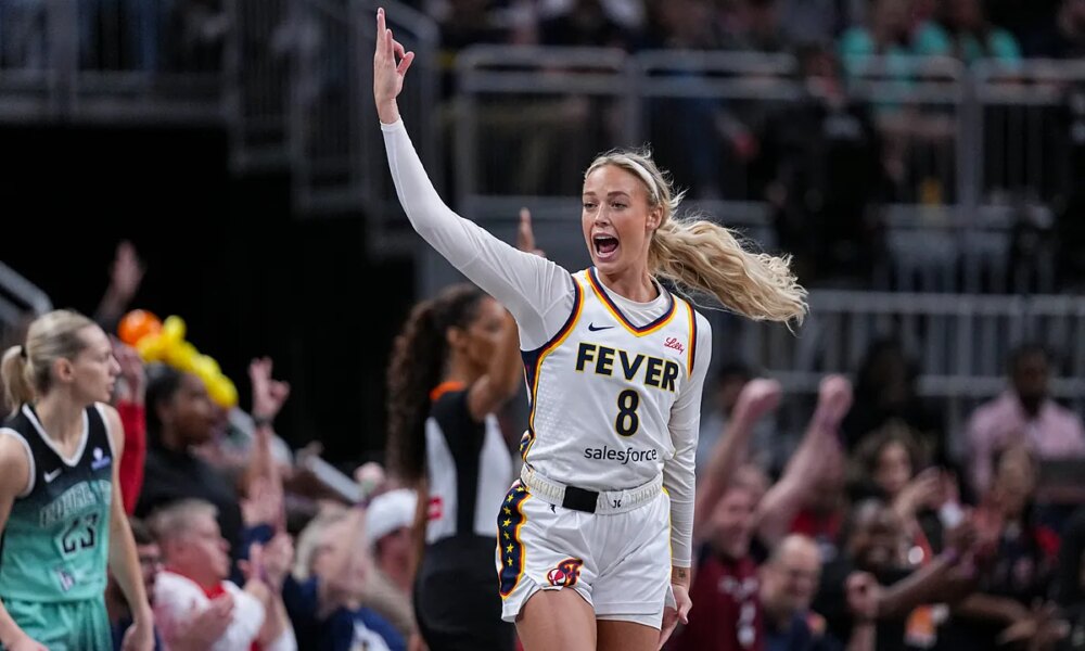 "What am I doing with my life?": Sophie Cunningham's bizarre photo makes her fans laugh