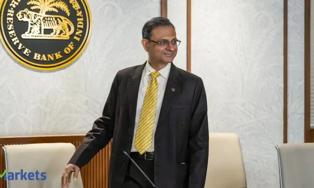 RBI MPC 2025 ET Poll: Rate cut likely amid low inflation, high growth; tough call for Malhotra & co.