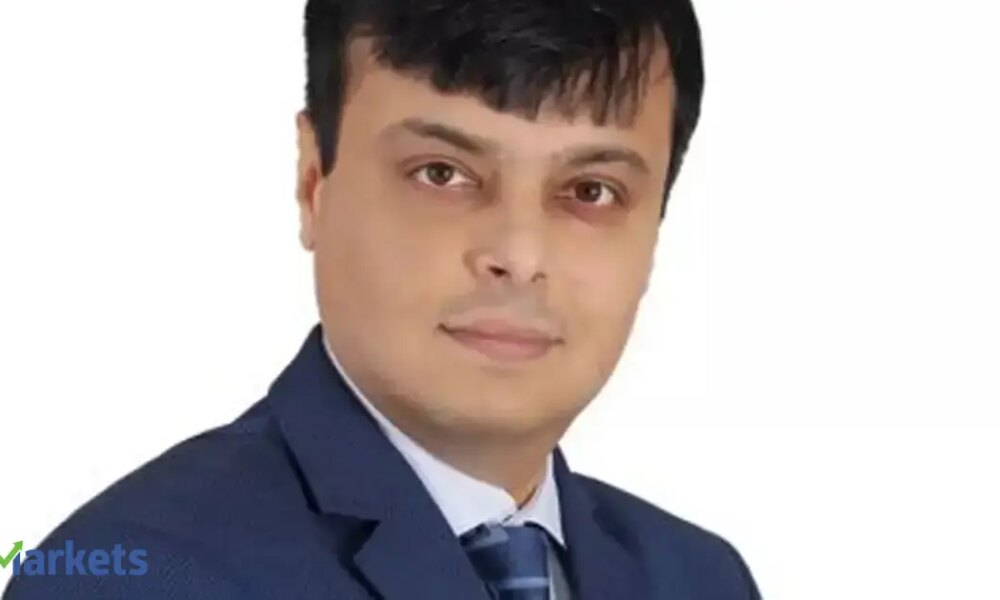 Despite new highs, momentum missing in market: Vinay Rajani