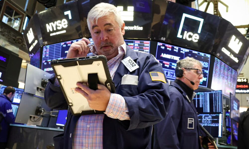 U.S. Futures Fall, Global Markets Mixed; Bitcoin Recovers Slightly