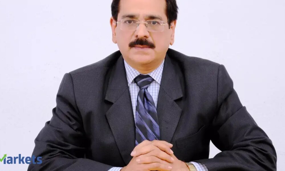 Jayesh Mehta flags relentless FPI outflows as key driver of rupee weakness