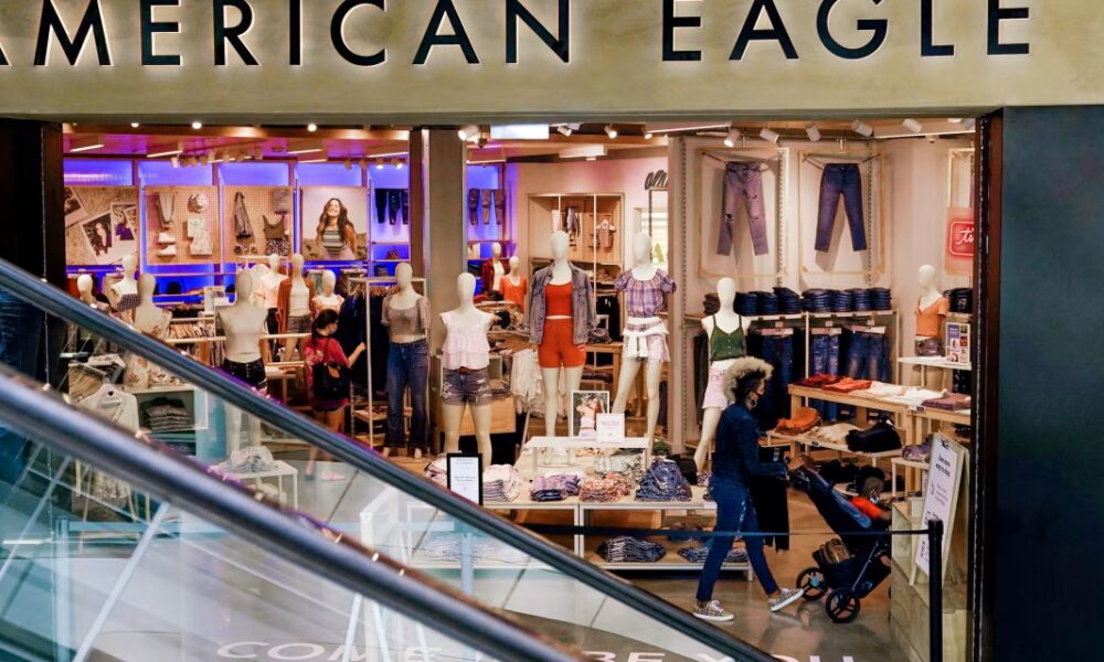 American Eagle Boosts Guidance on Strong Start to Holiday Season