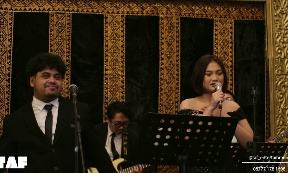 Sesaat Kau Hadir - Utha Likumahuwa ( cover by TAF Entertainment )