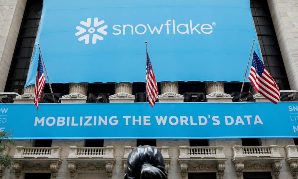 Snowflake Strikes $200 Million AI Deal With Anthropic, Posts Narrower Third-Quarter Loss