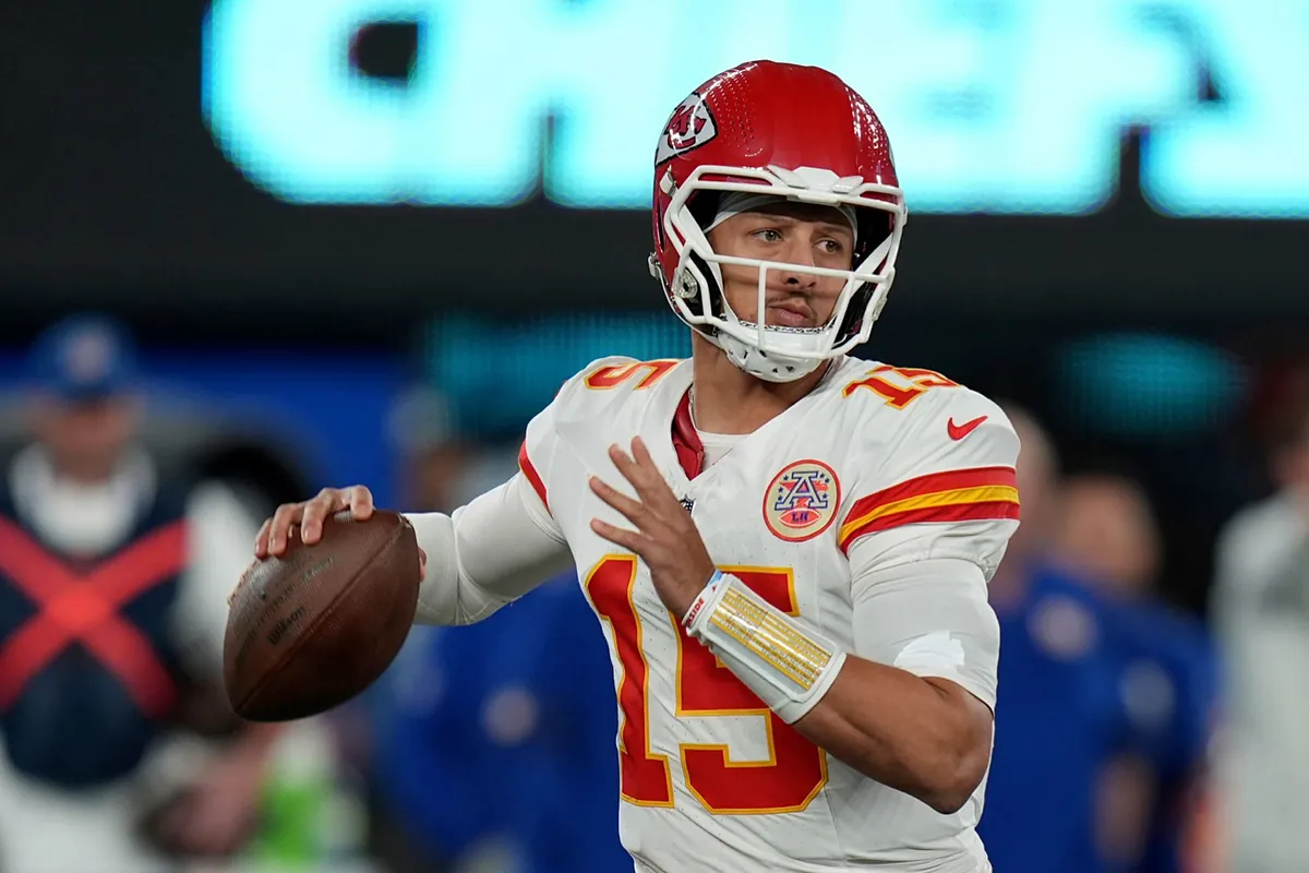 Patrick Mahomes and Chiefs' playoff hopes in jeopardy as injuries plague offensive line ahead of Texans matchup