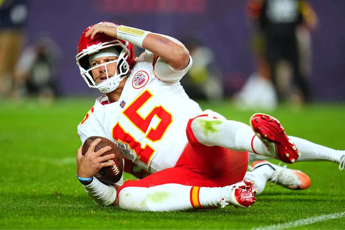 Chiefs-Texans game marred by calls that left fans fuming