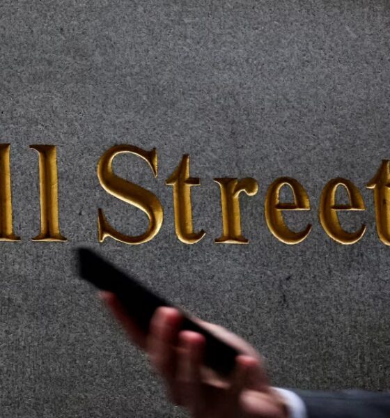 Global Markets Mixed at Start of Key Week