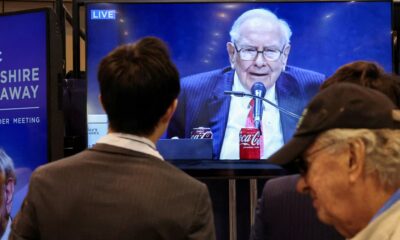 Berkshire Hathaway Shuffles Top Ranks in Runup to Warren Buffett’s Retirement