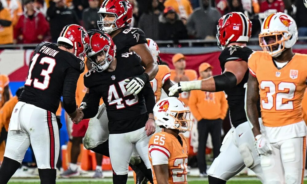 Atlanta Falcons shock Tampa Bay with wild one-point comeback