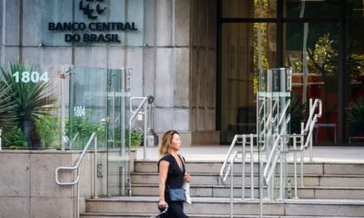 Brazil’s Central Bank Holds Its Key Rate at Lofty 15%