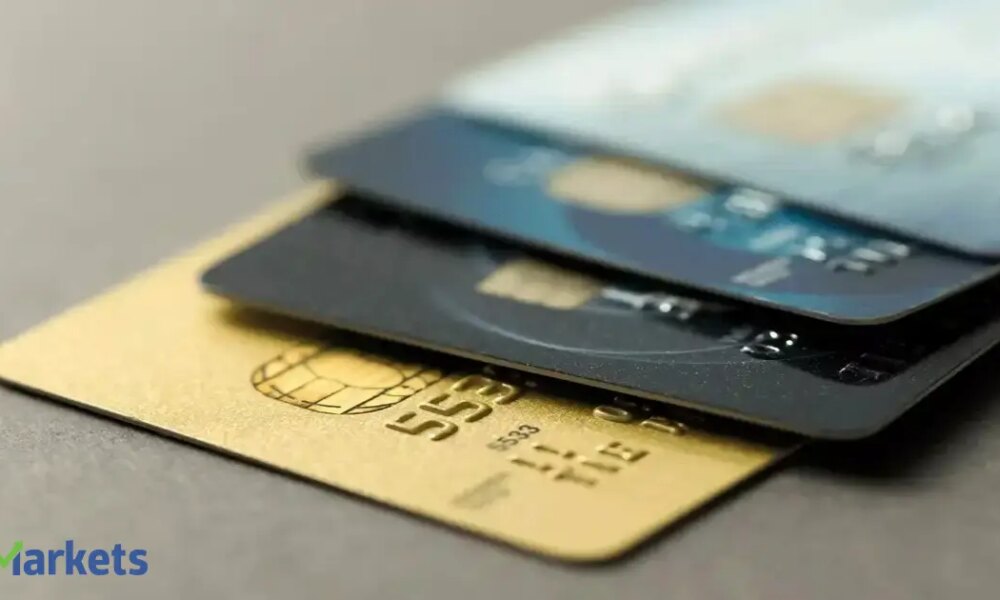 Despite the stress, big banks keep playing credit cards