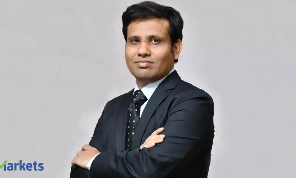 Where valuations still make sense: ICICI Pru's Vaibhav Dusad on IT, banks and select contrarian bets