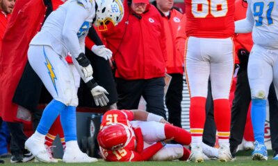 Chiefs players make an emotional gesture for Patrick Mahomes after his scary injury