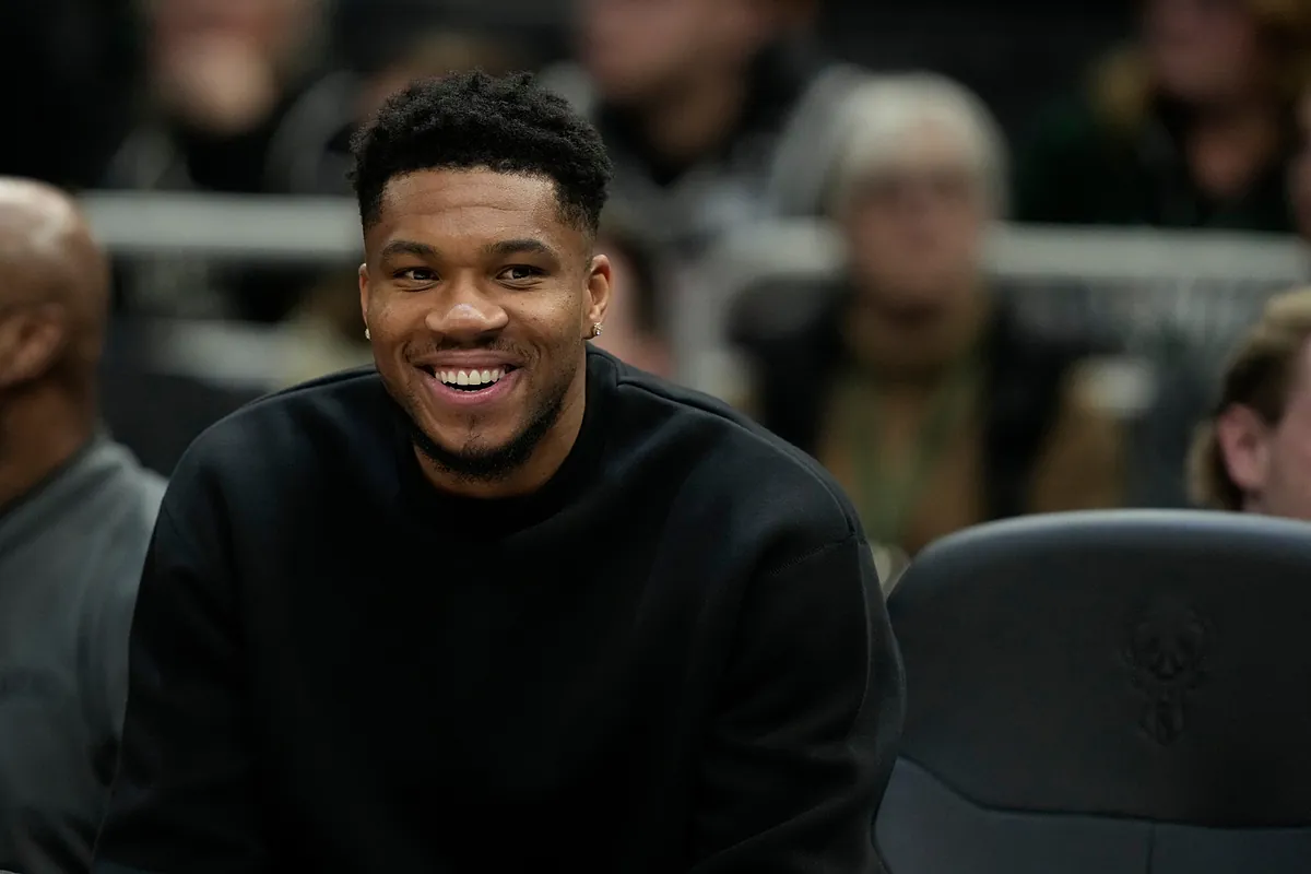 Could the Golden State Warriors build another superteam with Giannis Antetokounmpo trade?