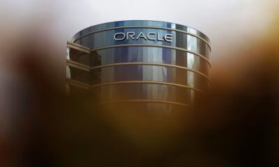 Oracle Stock Falls After Report on AI Data-Center Funding Talks