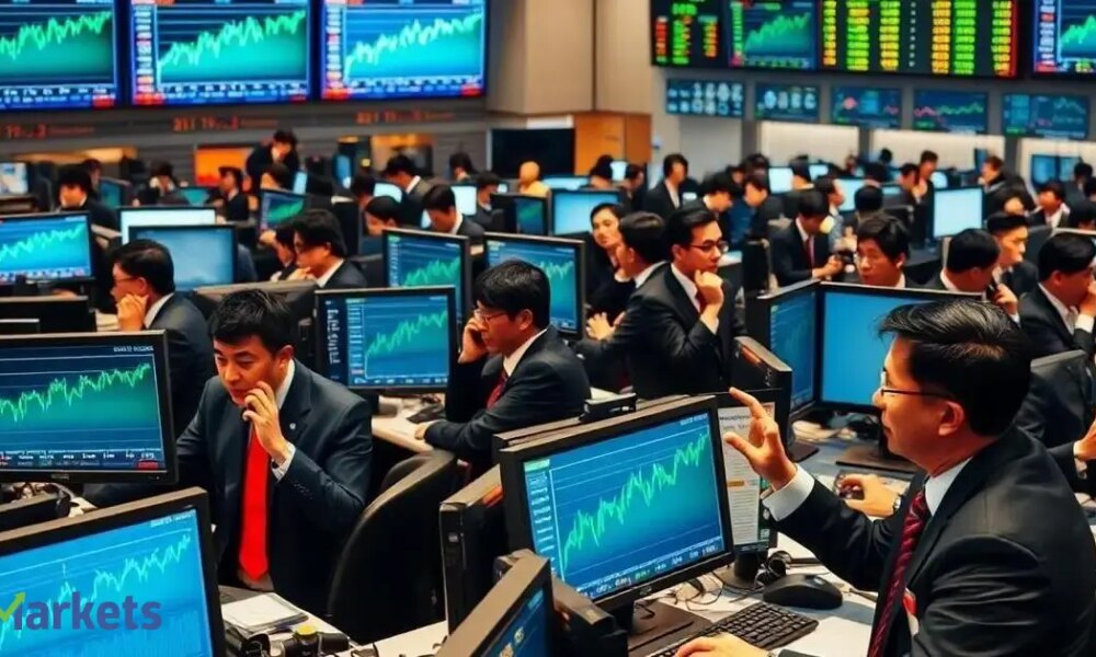 Asian stocks decline as traders retreat from tech