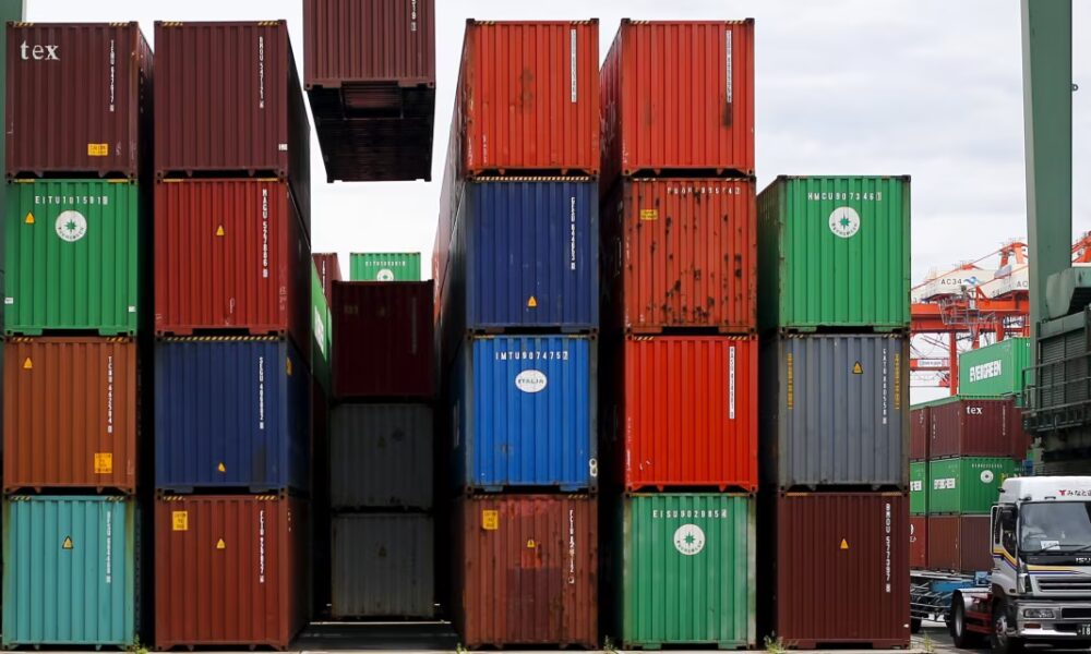 Japan Exports Growth Streak Continues, Boosting Rate Hike Hopes