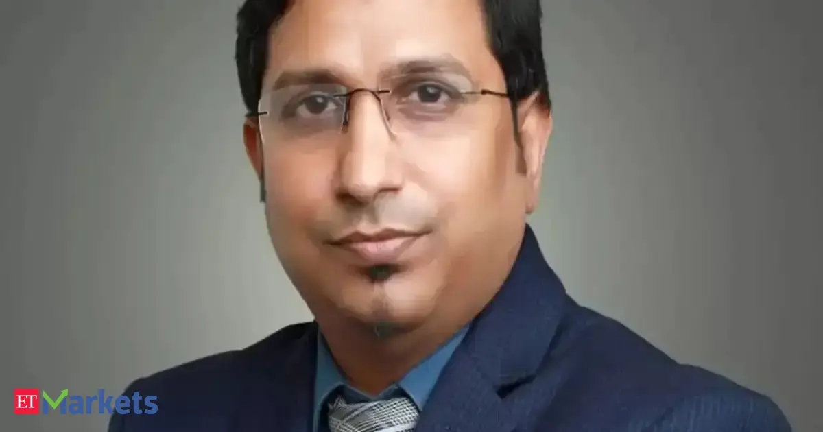 'Markets in consolidation mode; buy on dips, sell on rallies': Kranti Bathini on current market scenario